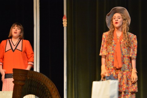 Anna (right) sings on stage in the 2014 production "Thoroughly Modern Millie". 