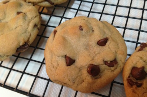 These simple yet savory chocolate cookies are delicious with its hidden role-stuffed flavoring