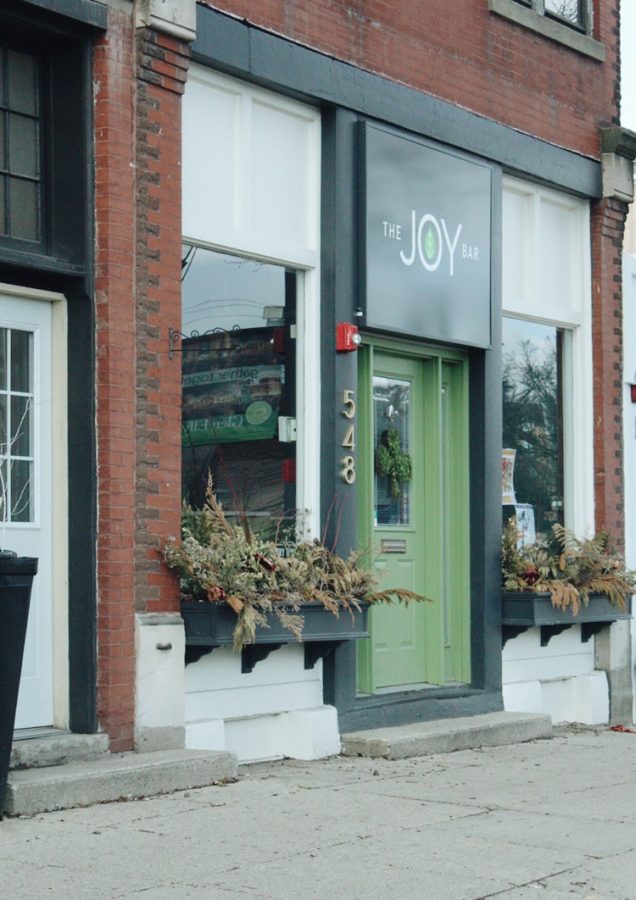 A recent addition to the plethora of shops that line Crescent Boulevard, as of 2018, The Joy Bar is a smoothie cafe run by Glen Ellyn locals. Adorned with a bright green colored logo and exterior, the Joy Bar has offered a unique flair to the beloved downtown scene.